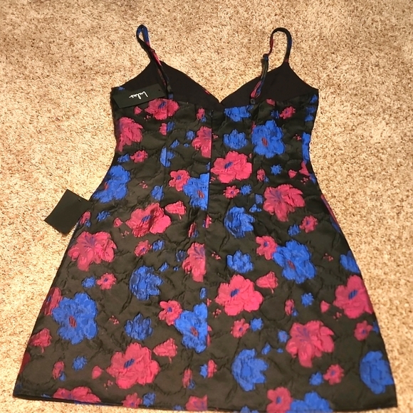3/$20 NWT lulus floral dress - Picture 2 of 3